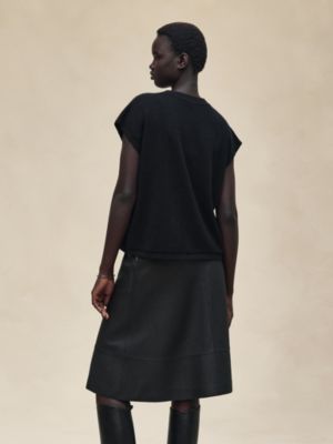 “L'Enseigne du Sellier” 슬리브리스 캐시미어 스웨터, 보기: 이미지: 제품 착용 이미지, worn, 3개 중 5번째 보기