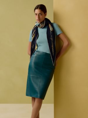 Le Pegase d'Hermès pleated scarf 140, View: Worn, worn, view 2 of 3