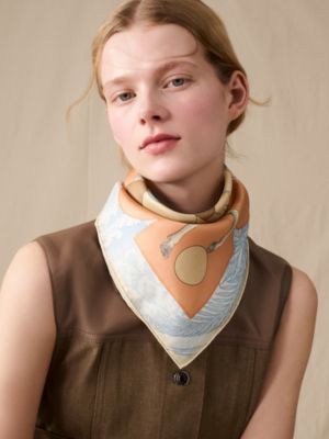 Cavalier en Formes scarf 45, View: Worn, worn, view 2 of 3