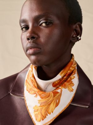 Tulipomanie Detail scarf 45, View: Worn, worn, view 3 of 4
