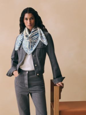 Au Triple Galop double face scarf 90, View: Worn, worn, view 3 of 7