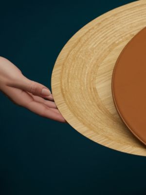 Les Necessaires d'Hermès "table a cachette"多用桌, 檢視: 佩戴, worn, 檢視共3張圖片的第3張