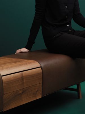 Cheval d'arçons bench Les Nécessaires d'Hermès, View: Worn, worn, view 2 of 3