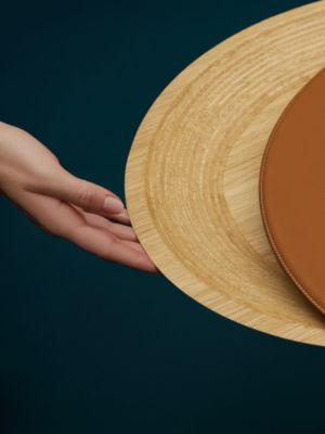 Les Necessaires d'Hermès "hide-and-seek" stool-table, small model, View: Worn, worn, view 3 of 4