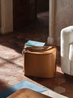 Assise d'appoint ottoman Les Nécessaires d'Hermès, Vue: vue de face, front, vue 4 sur 4