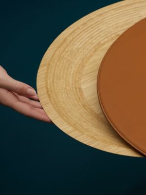 Les Necessaires d'Hermès "hide-and-seek" stool-table, small model, View: Worn, worn, view 3 of 4