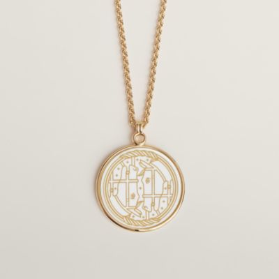 ＊オシャレ＊【HERMES】エルメス ペンダント Medaille Quadrige HERMES Medaille Quadrige GM Blanc Pendant Necklace P0012974