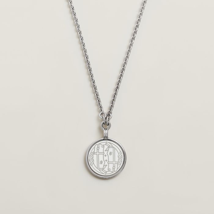 Medaille OP'H necklace, small model | Hermès Canada