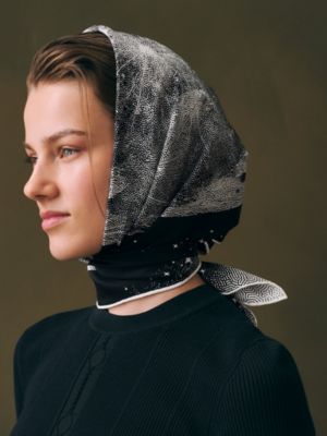 カレ 70 《クレール・ドゥ・リュンヌ》, イメージ: 着用例, worn, ビュー3の4