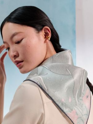 カレ 70 《風に酔いしれて》, イメージ: 着用例, worn, ビュー2の3