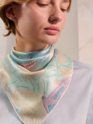 カレ 70 《風に酔いしれて》, イメージ: 着用例, worn, ビュー3の4
