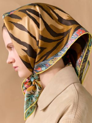 Tyger Tyger scarf 70, View: Worn, worn, view 2 of 3
