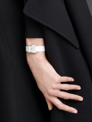Heure H 스몰 모델 25mm 싱글 투어 워치 스트랩, 보기: 이미지: 제품 착용 이미지, worn, 3개 중 3번째 보기