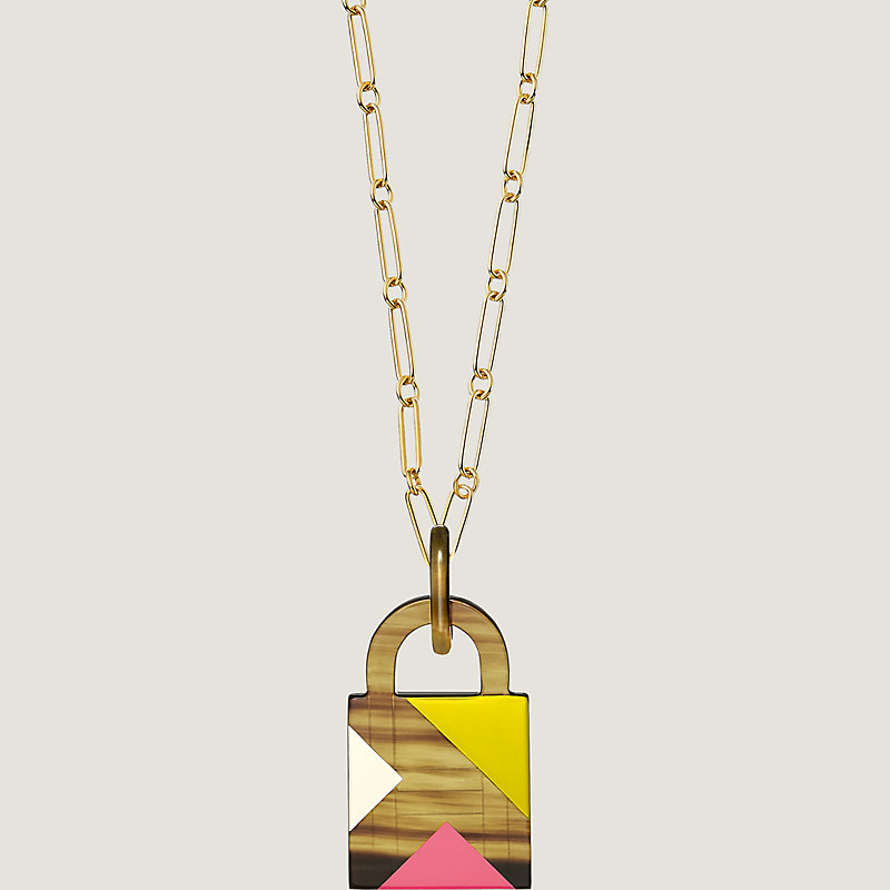 Amulette Laquee Padlock pendant, large model | Hermès Saudi Arabia