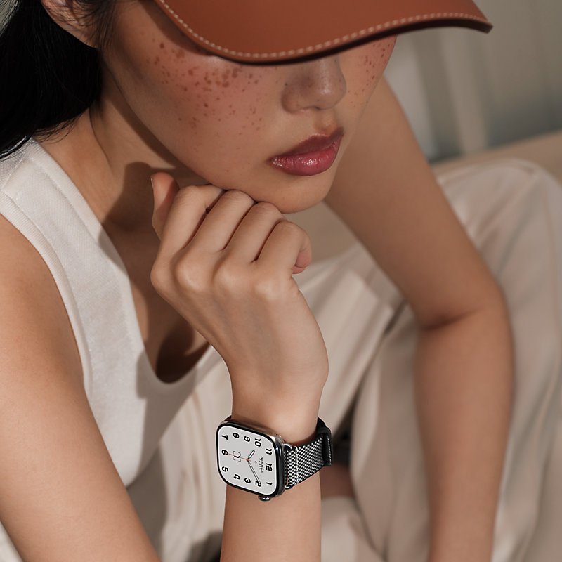 Apple Watch Hermès シンプルトゥール 《トワルH》 42 mm | Hermès 