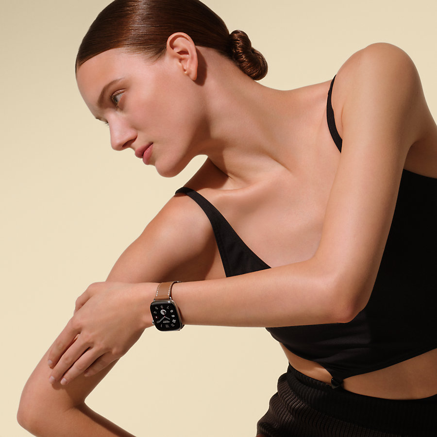 Apple Watch Hermès シンプルトゥール 41 mm | Hermès - エルメス-公式 