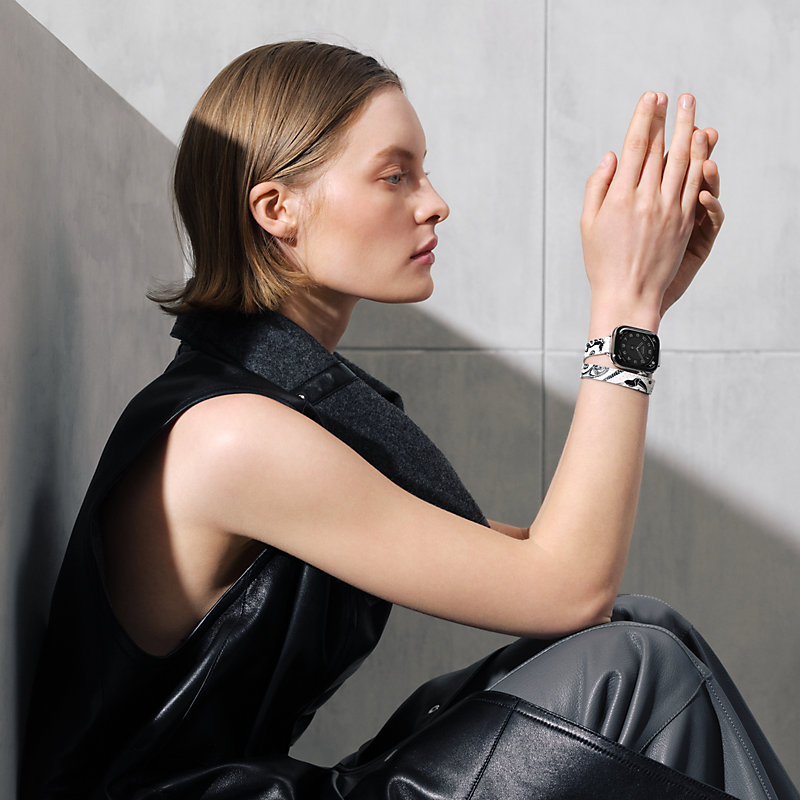 Apple Watch エルメス　エトゥープ　二重　ドゥブルトゥール 廃盤・美品Apple Watch HERMES ドゥブルトゥール エトゥープ 1875
