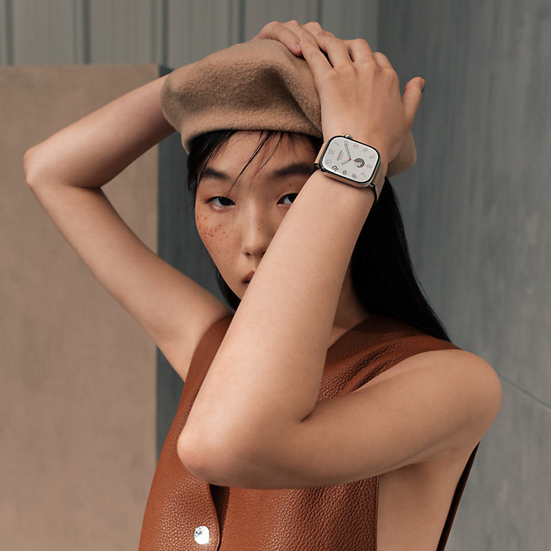 Apple Watch Hermès シンプルトゥール 42 mm | Hermès - エルメス-公式