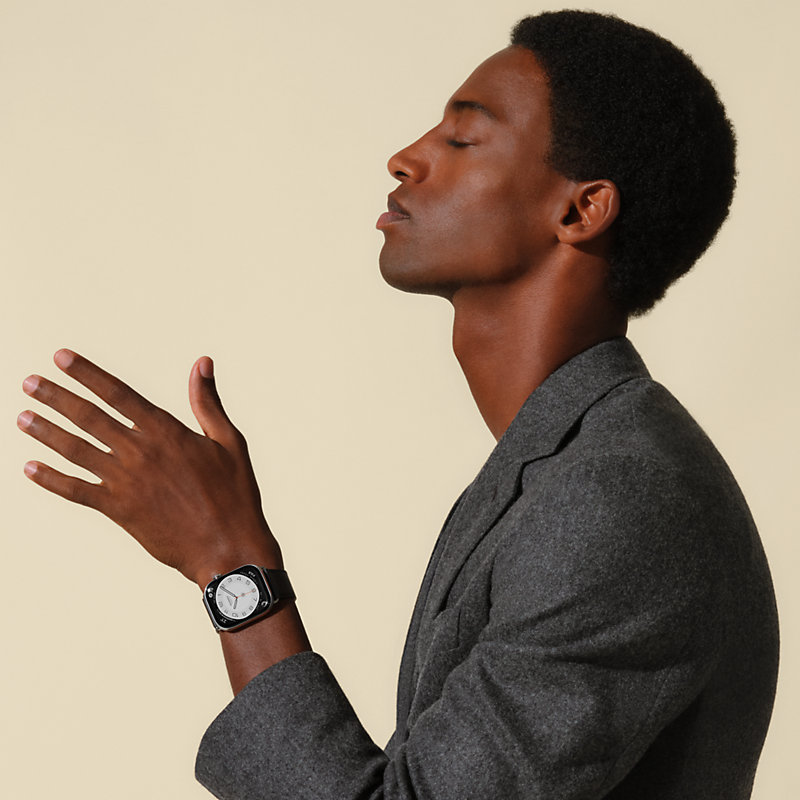 Apple Watch Hermès シンプルトゥール 45 mm | Hermès