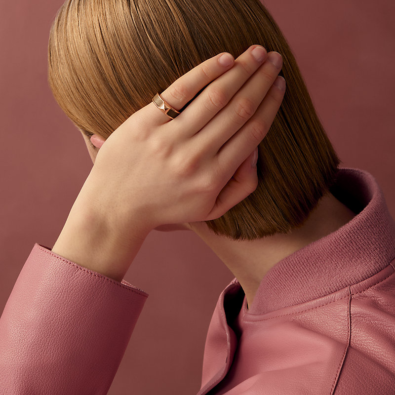 大人気♪【HERMES 】Athenaシンプルスタッドリング Athena simple stud ring | Hermès USA