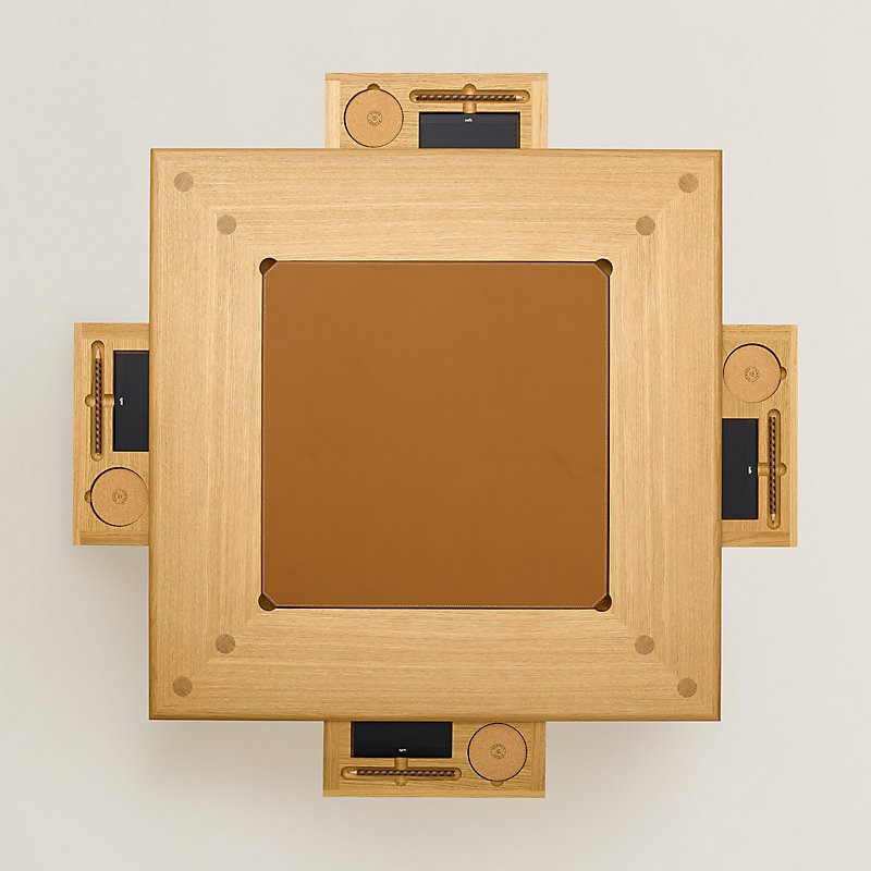 Atout d'Hermès games table