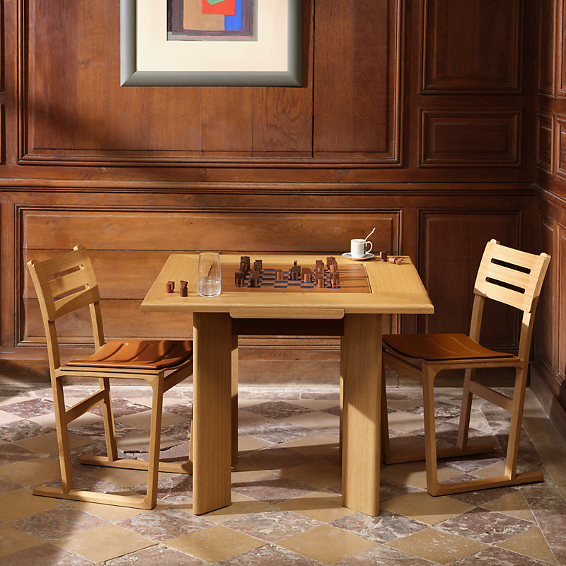 Atout d'Hermès games table