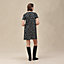 Ausgestelltes Kleid mit "Maillon Equestre"-Print, Ansicht: Getragene Ansicht, worn, Ansicht 2 von 4