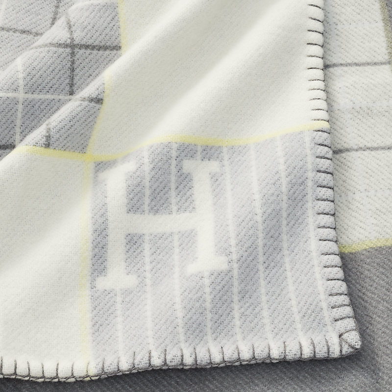 Avalon Cabriole blanket
