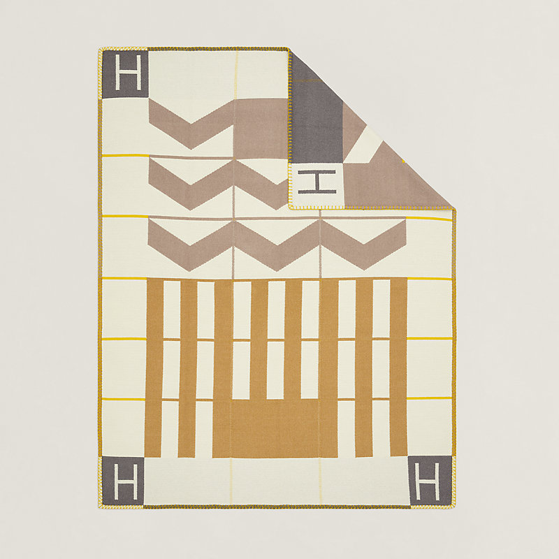 Avalon H Club blanket