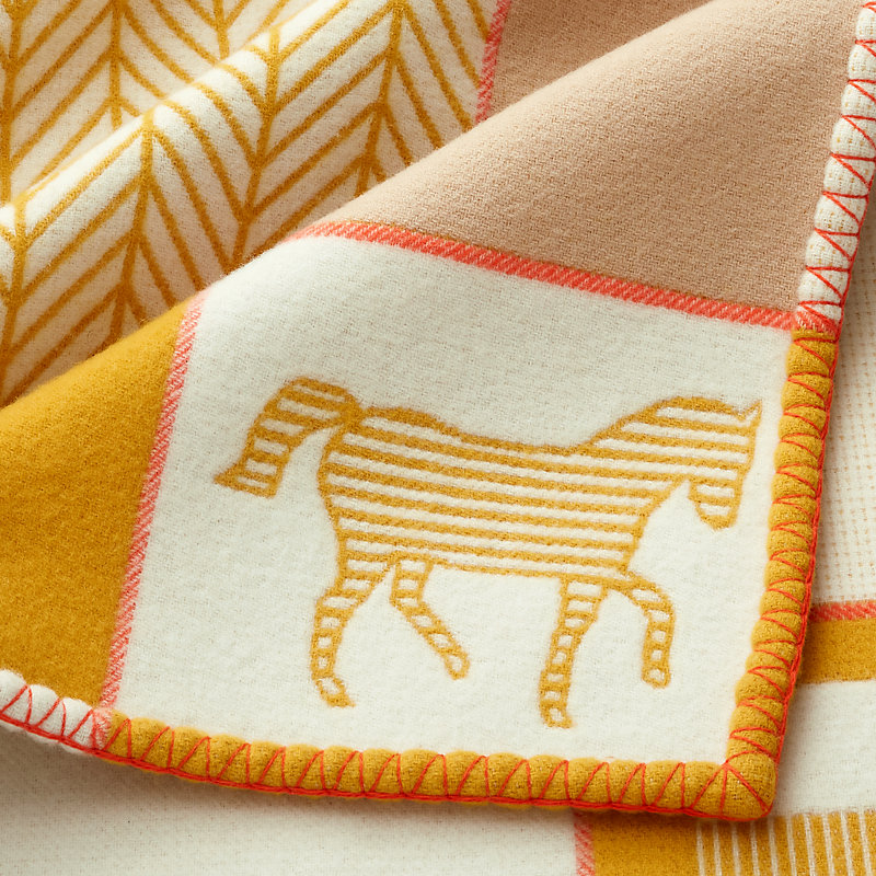 Avalon Les Cabanes blanket