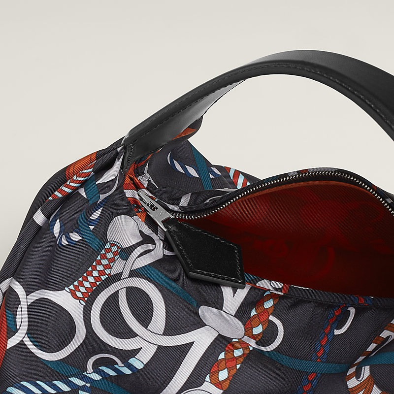 優美な軽やかさを纏う HERMES Balusoie bag ハンドバッグ Balusoie bag | Hermès Canada