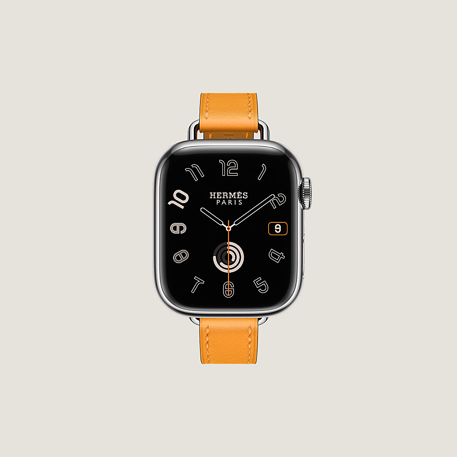 My new Apple Watch Hermes strap has arrived! Apple Watchの新しいエルメス バンドが届きました。今までブラウン色はバレニアしかなかったので、ゴールドが発売になり嬉しい限り🤎 . . . #hermes  #hermesapplewatch #applewatchhermes #hermeswatch #attelagedoubletour 