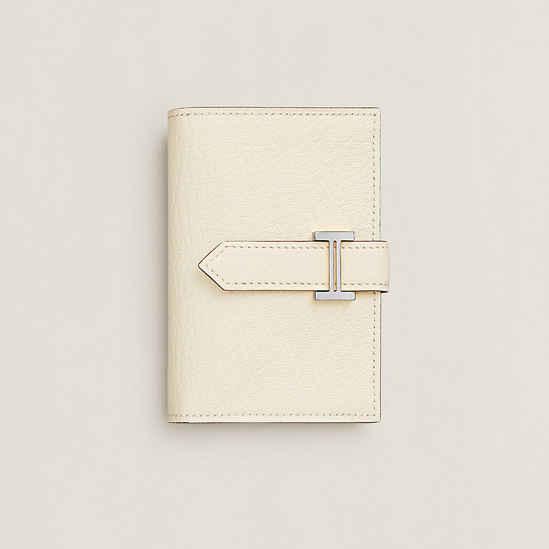 精巧なエルメスのベアンミニ財布のディテール