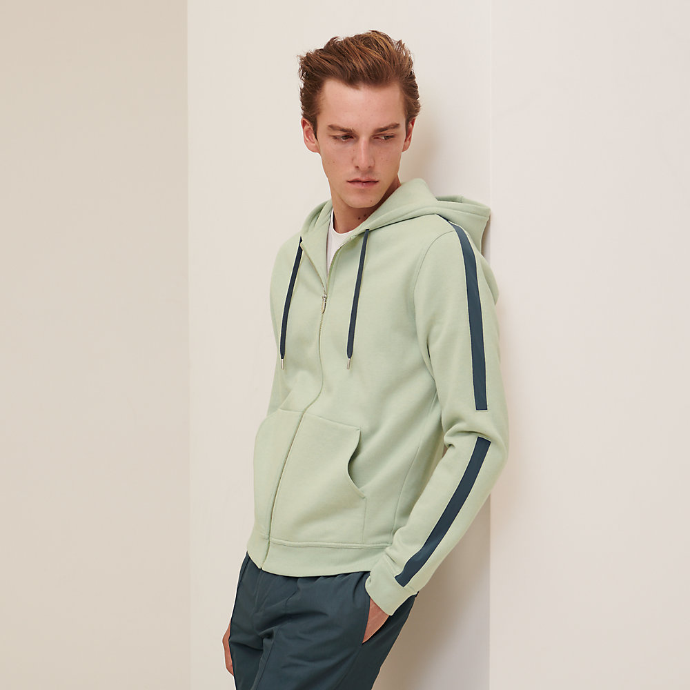 jogging sweater