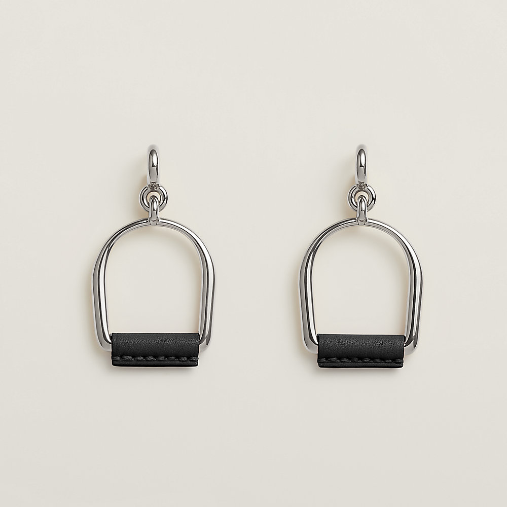 （HERMES）Heritage Equestre Etrier earrings PM HERMES Swift Heritage Equestre Etrier Earrings Black 949464