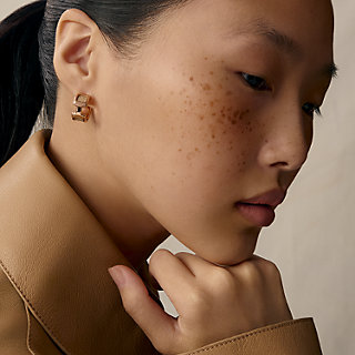Boucles d'oreilles Olympe, petit modèle - Beige | Hermès France Boucles d'oreilles Olympe, petit modèle - Beige | Hermès France