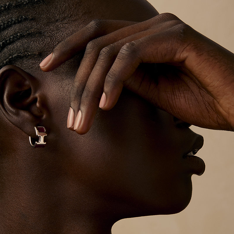 Boucles d'oreilles Olympe, petit modèle - Rouge | Hermès France Boucles d'oreilles Olympe, petit modèle - Rouge | Hermès France