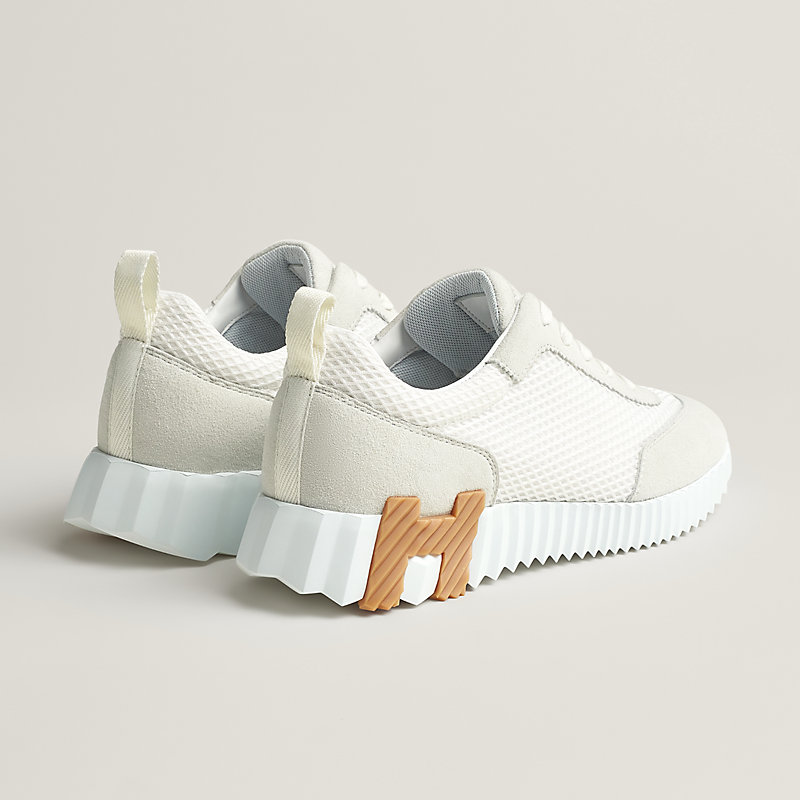 Bouncing sneaker