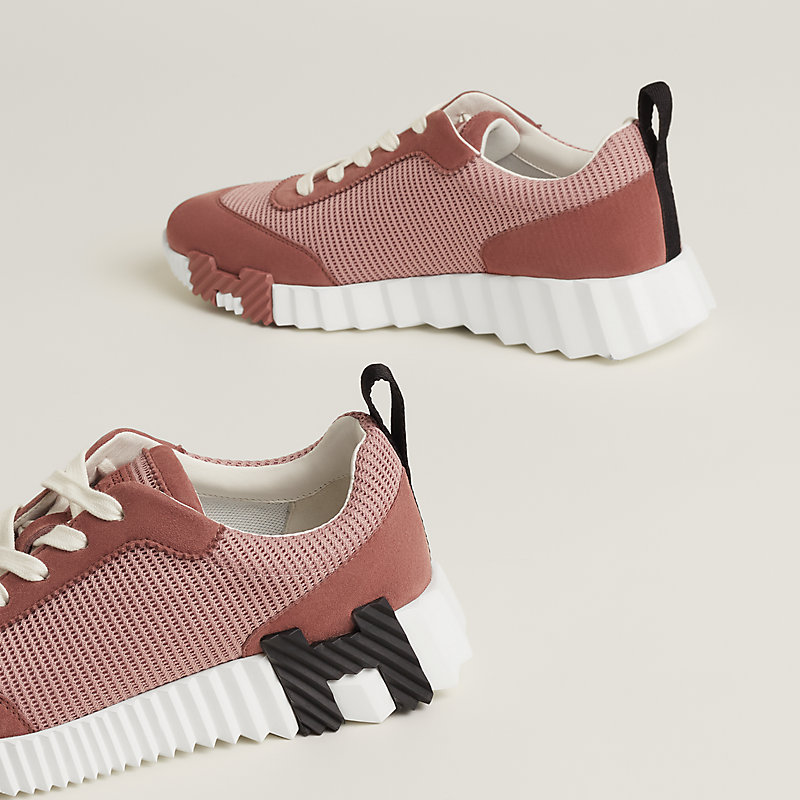 Bouncing sneaker