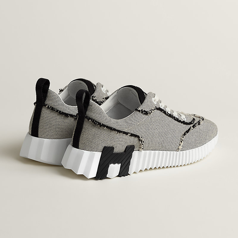 Bouncing sneaker
