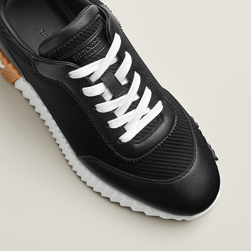 Bouncing sneaker