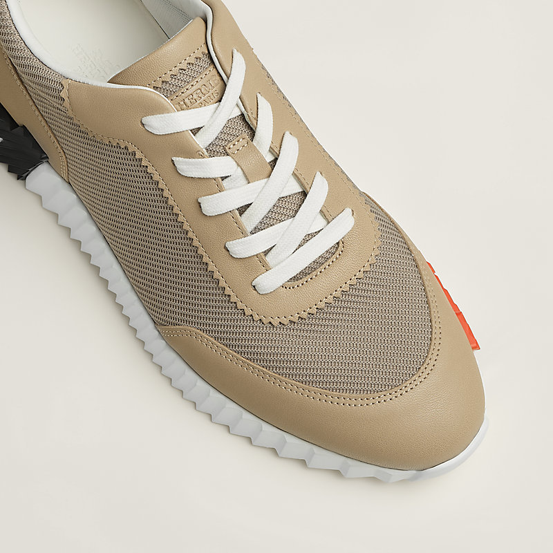 Bouncing sneaker