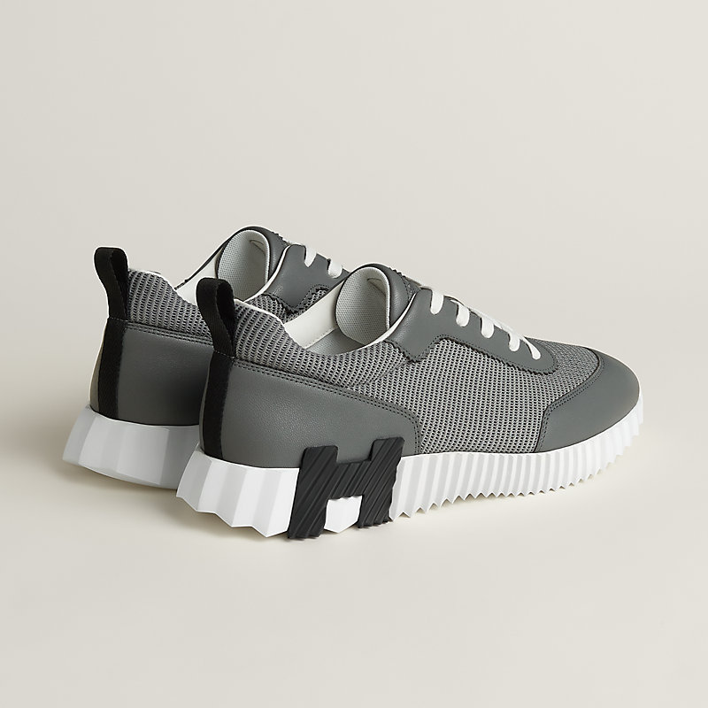 Bouncing sneaker
