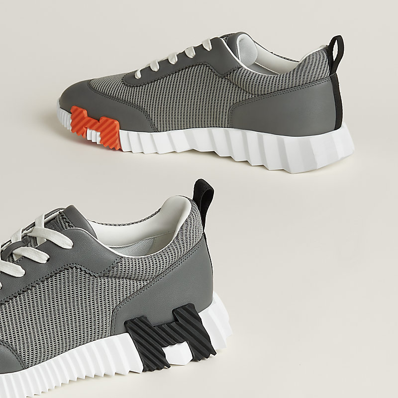 Bouncing sneaker
