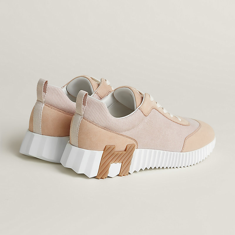 Bouncing sneaker