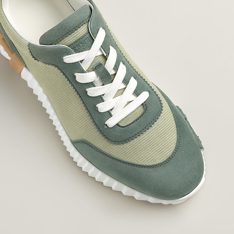 Bouncing sneaker