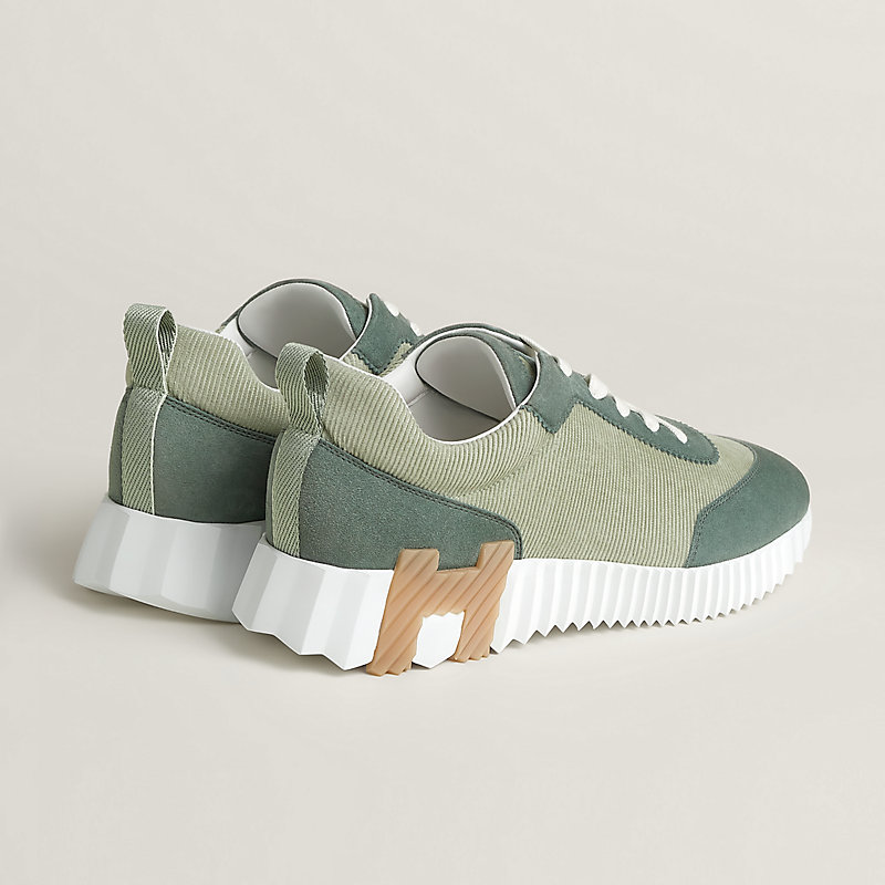 Bouncing sneaker