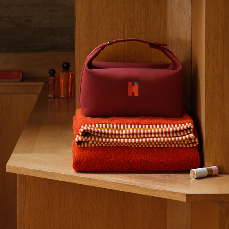 Bride-a-Brac H Pavillon case, small model