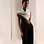 Brides de Gala en Fleurs 90方巾, 檢視: 佩戴, worn, 檢視共1張圖片的第3張