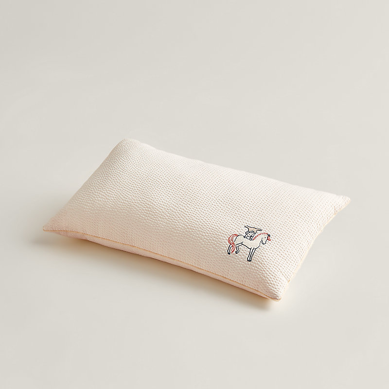 Cabriole pillow